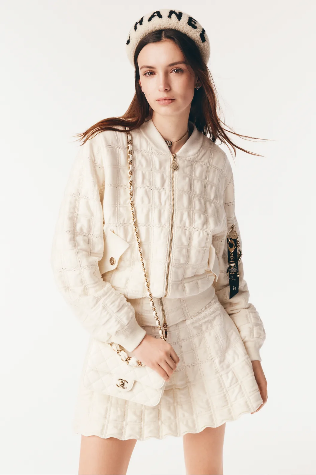 Traje Blanco Hover
